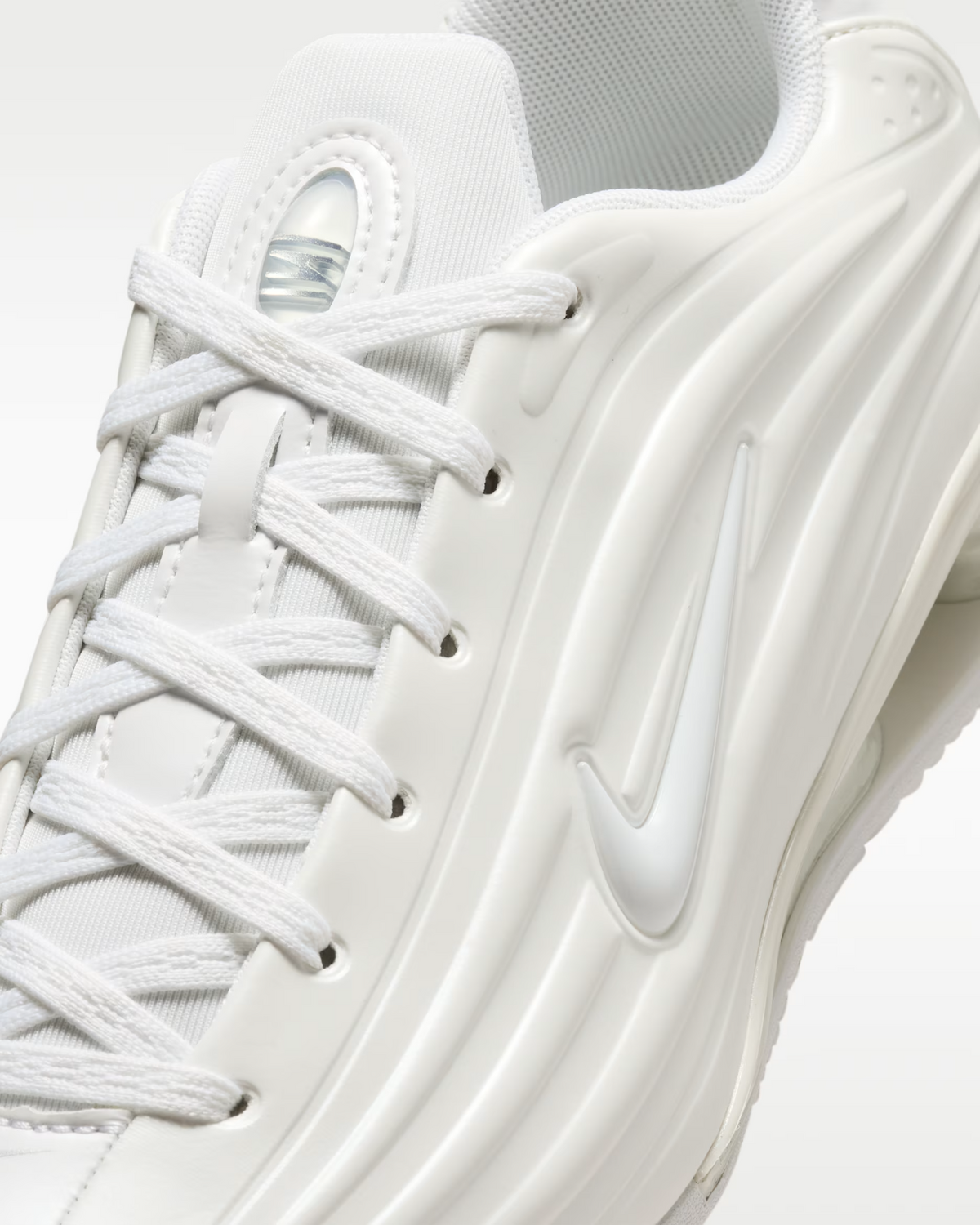 IR1222-100 Nike Shox Z "White/Metallic Silver" (Women's)
