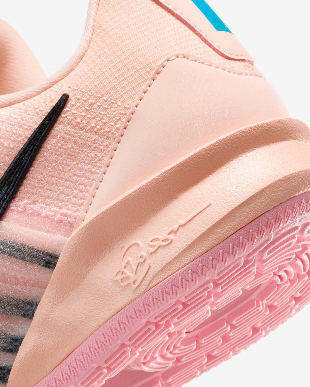 HF2882-800 Nike Sabrina 3 Twin (HF2881-800) (Women's)