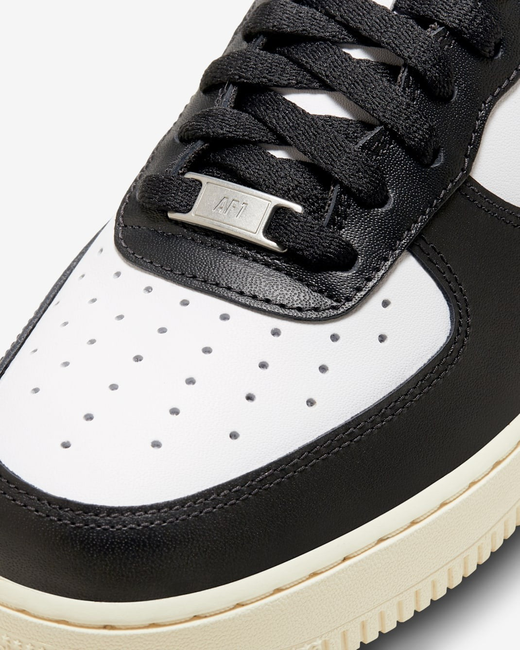 FQ6848-101 Nike Air Force 1 '07 White Coconut Milk Black Light Silver (Men's)