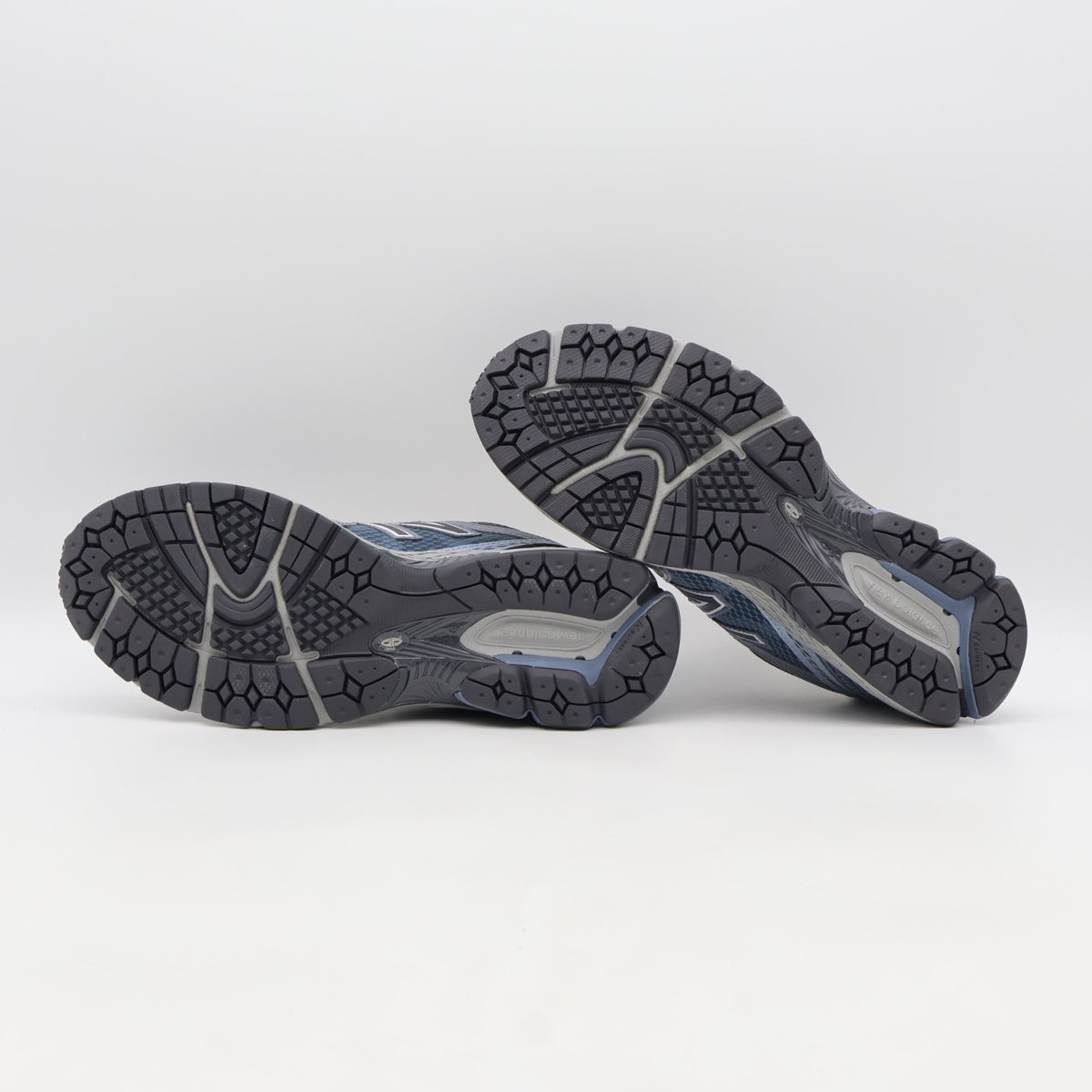ML860RC2 New Balance 860V2 Midnight (Men's)