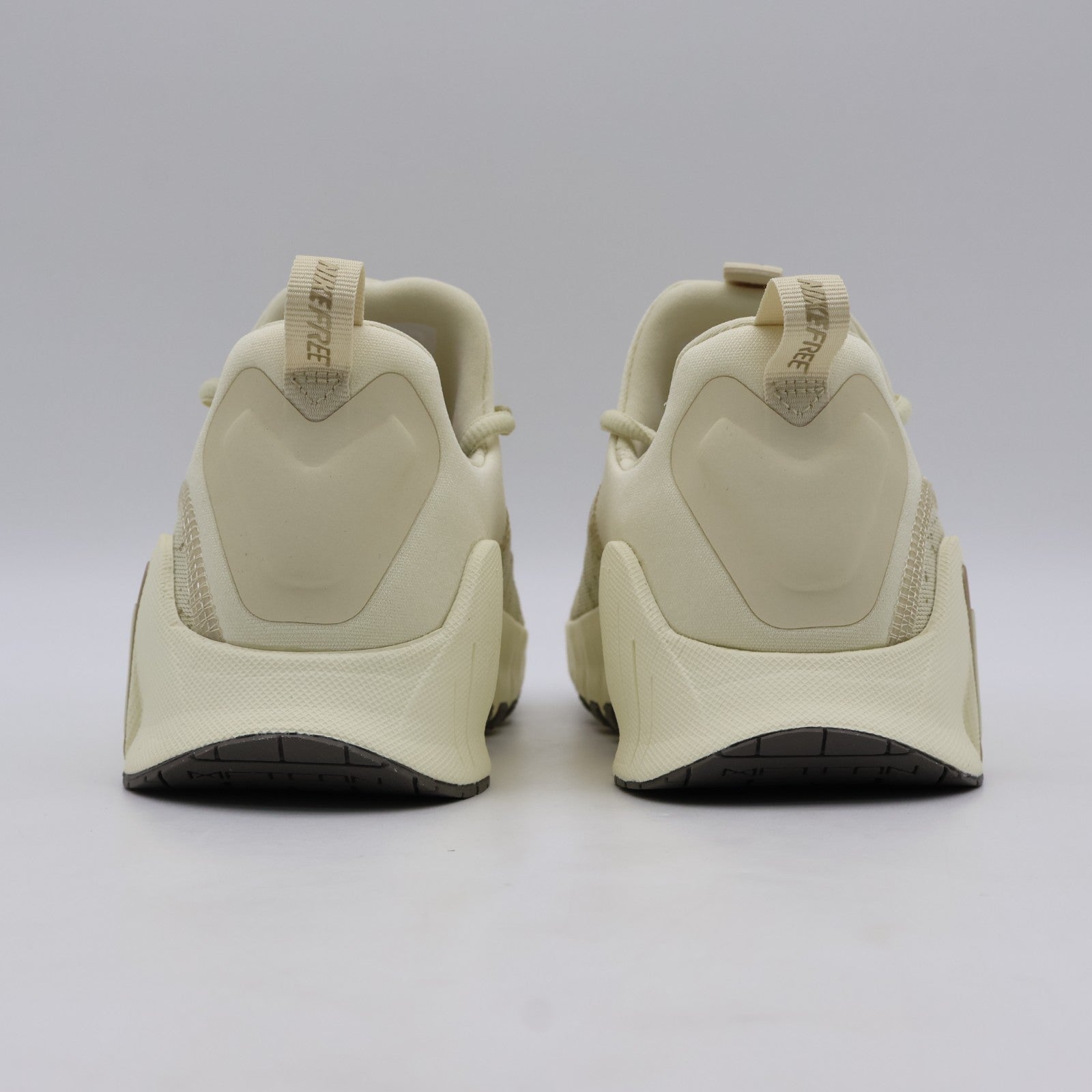 IB6549-200 Nike Free Metcon 6 SE Light Khaki Coconut Milk Metallic (Women's)