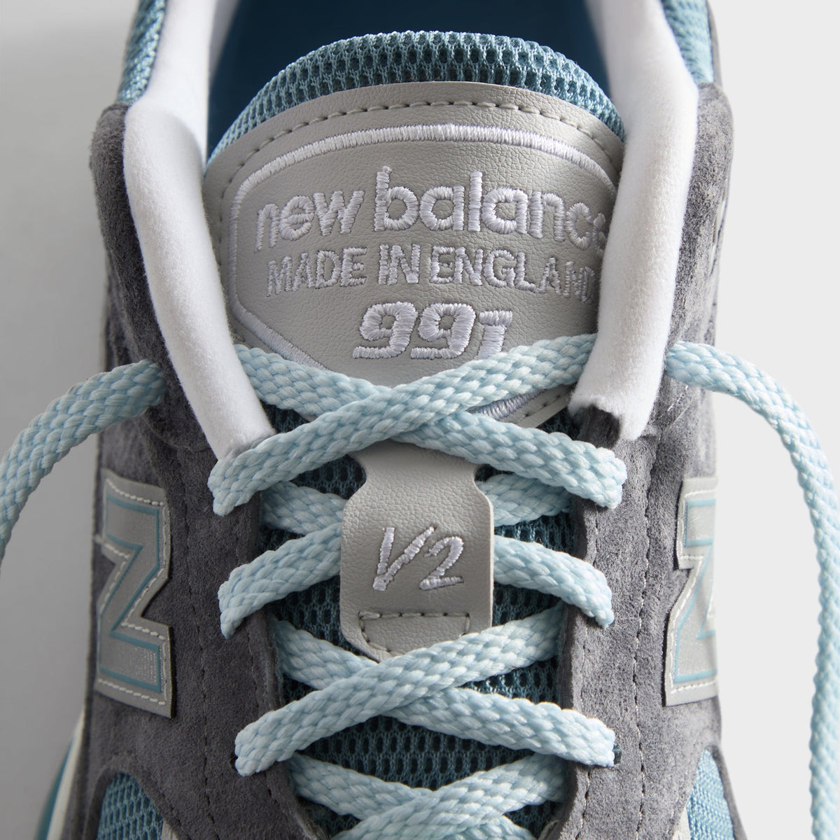 U991KH2 KITH New Balance 991V2 "Asphalt Lead Oyster Mushroom (Men's)