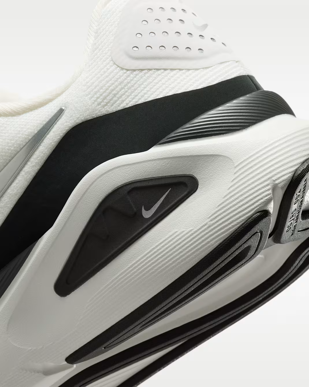 IO9917-101 Nike Structure 26 "Summit White/Anthracite" (Women's)
