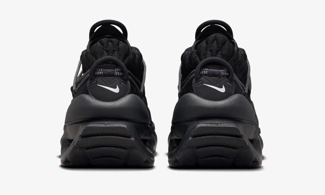 FD2110-005 Nike Women's Air Max Flyknit Venture Black Metallic Silver (Women's)