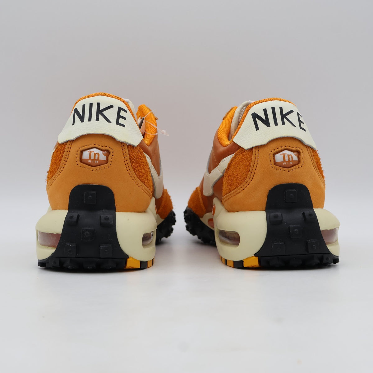 IB3656-800 Nike Air Max Waffle Bright Ceramic Sail (Men's)