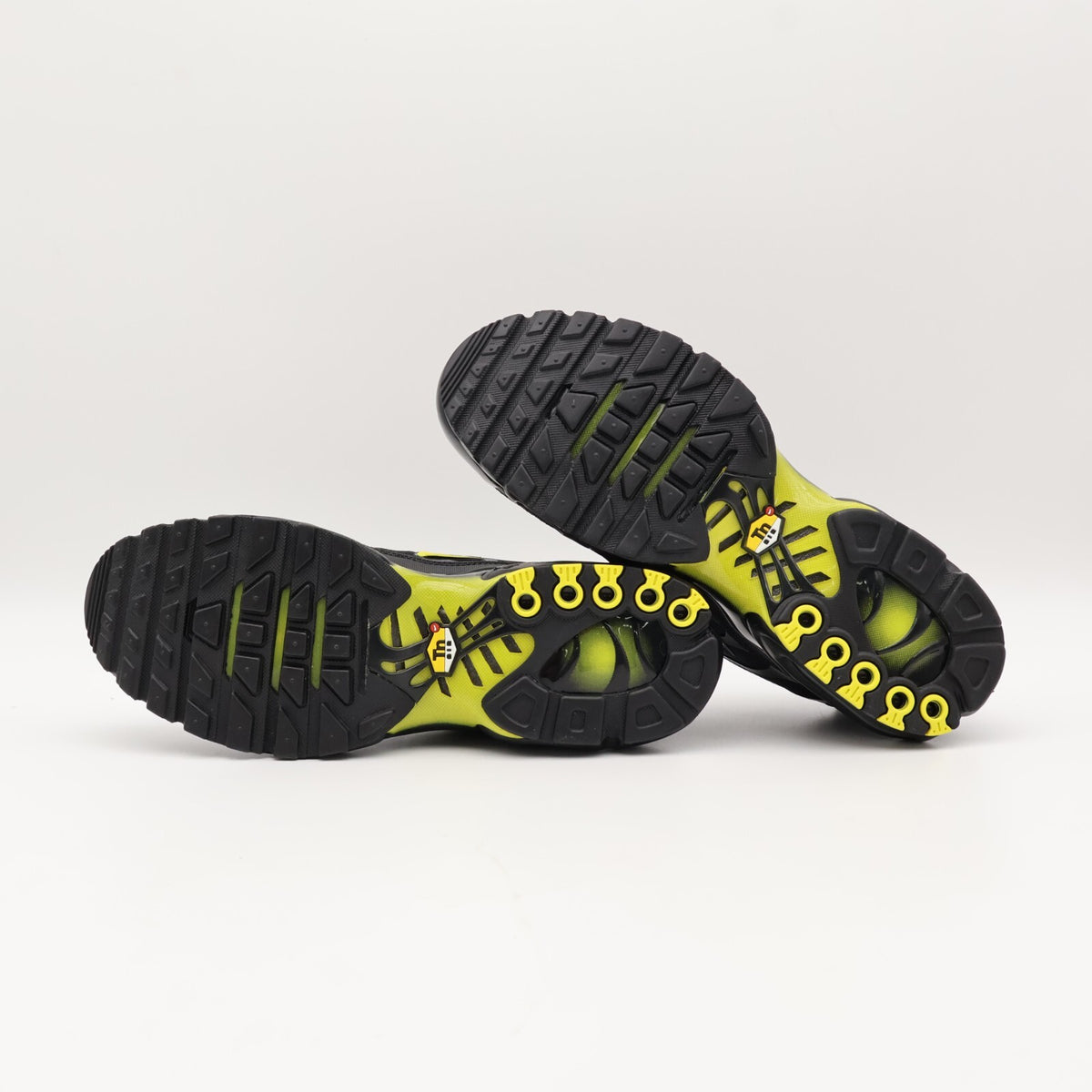 DM0032-012 Nike Air Max Plus Wolf Grey Black Opti Yellow (Men's)