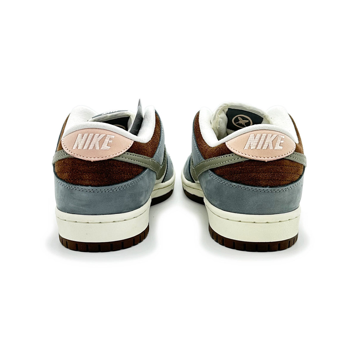 FQ1180-001 Yuto Horigome Ã Nike SB Dunk Low Pro QS Wolf Iron Grey Sail (Men's)