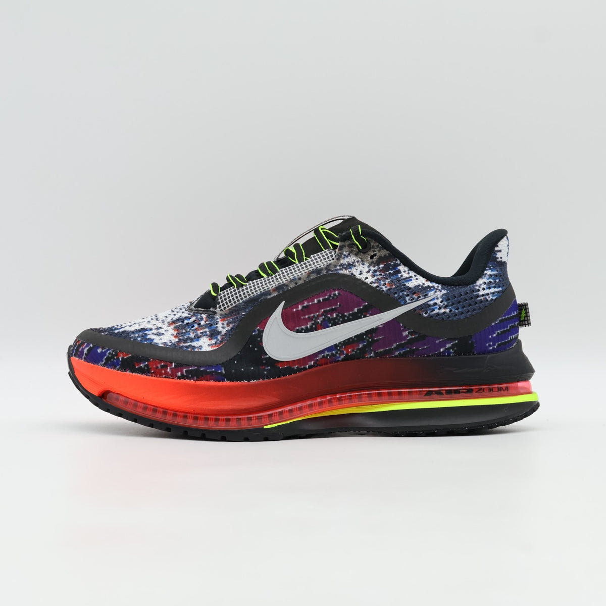 IM6778-902 Nike Pegasus PRM Multi Pixel (Men's)