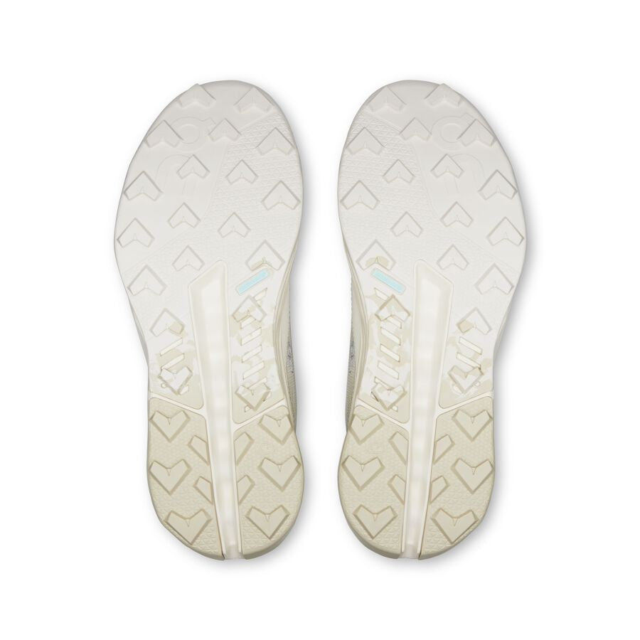 3WG10203586 On Women's Cloudhorizon 2 Waterproof GhostIvory (Women's)