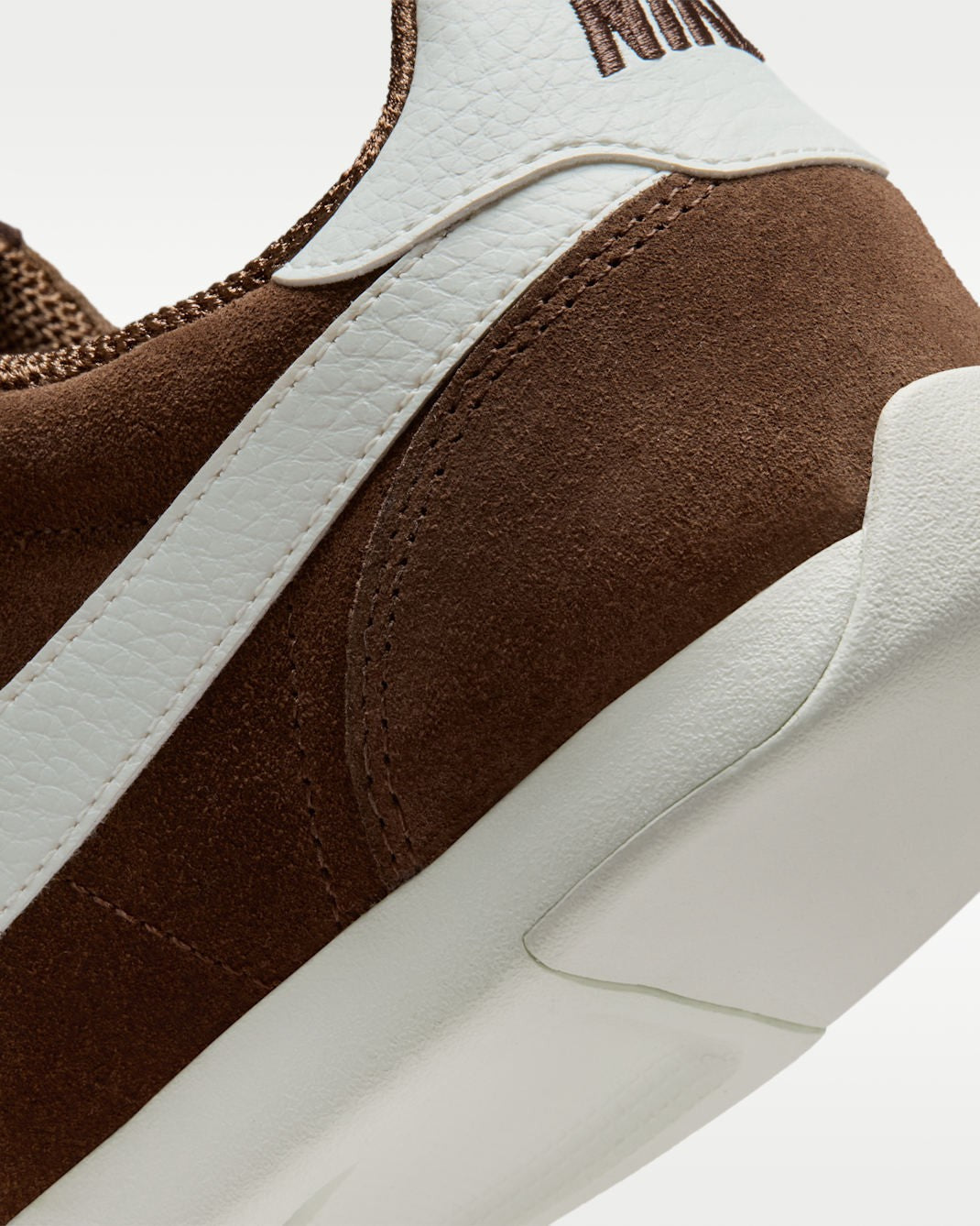 IO8030-201 Nike Sprint Sister Cacao WowSail (Women's)