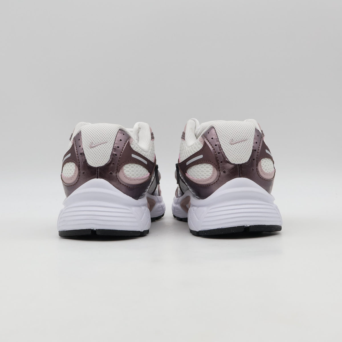 HQ7901-113 Nike V5 RNR "White/Tattoo/Metallic Platinum" (Women's)