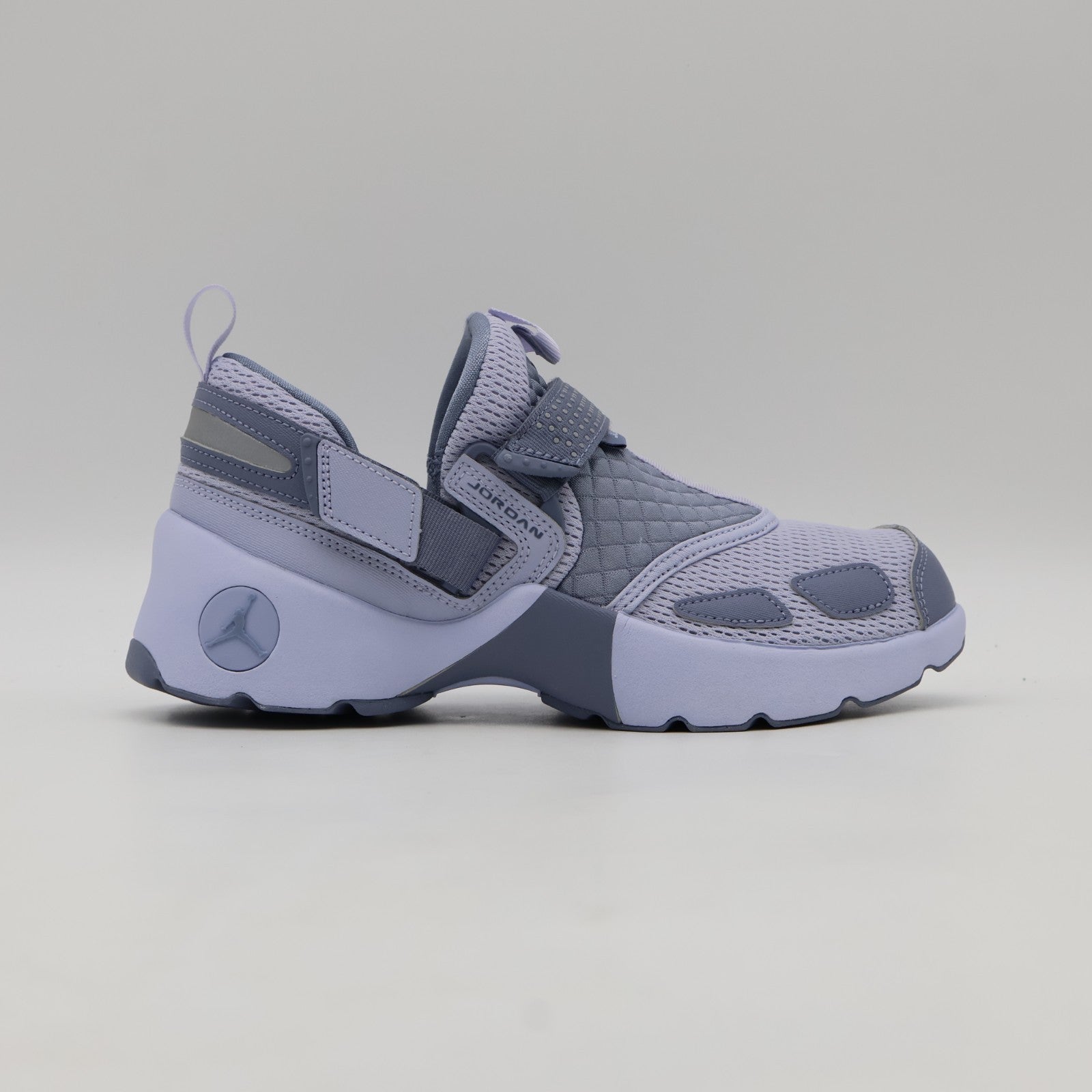 HQ2164-010 Nike Jordan Trunner LX Ghost Reflective Silver Ashen Slate (Women's)