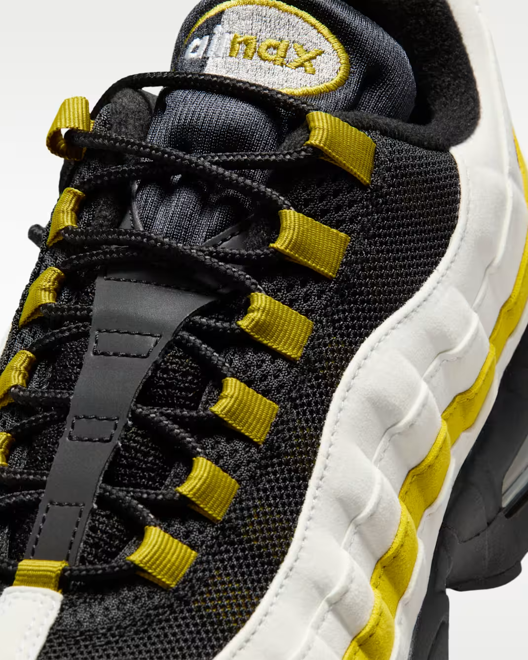 HM4740-102 Nike Air Max 95 OG Big Bubble White Saffron Quartz Black (Men's)
