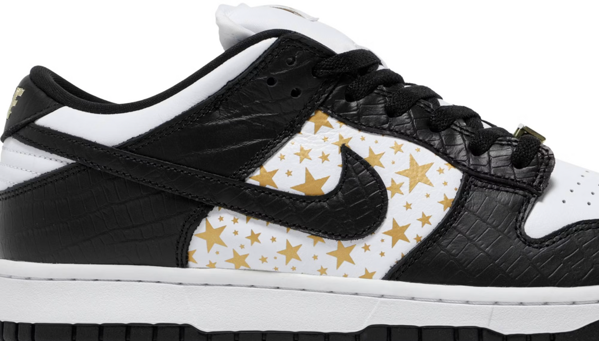 DH3228-102 Supreme Ã Nike SB Dunk Low OG QS Gold Stars "White/Black" (Men's)