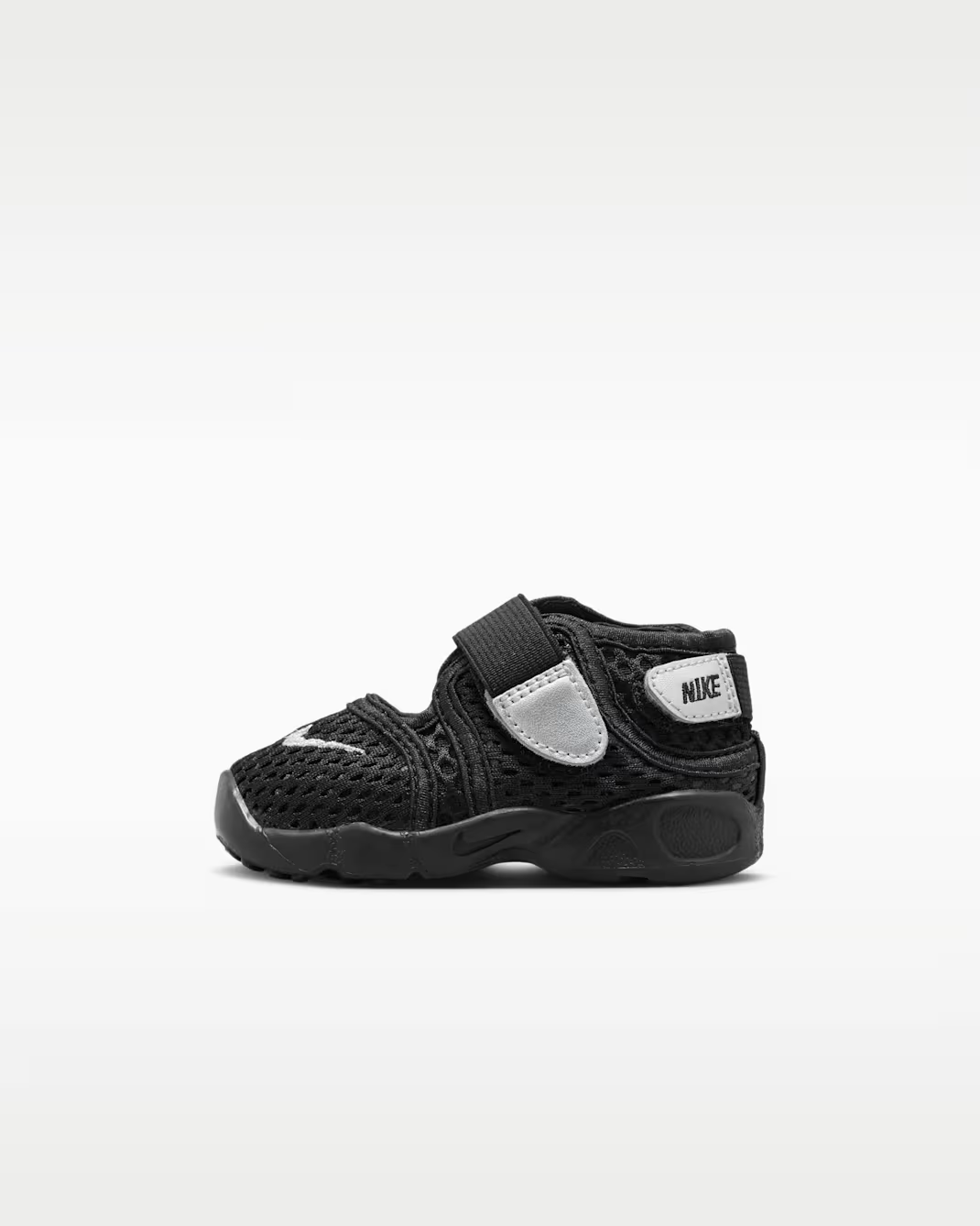 IV5361-001 Nike Rift 2 SE "Black/Metallic Silver" (TD)