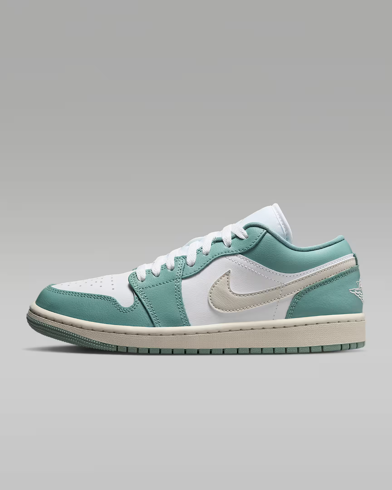DC0774-138 Nike  Air Jordan 1 Low White Cannon (Women's)