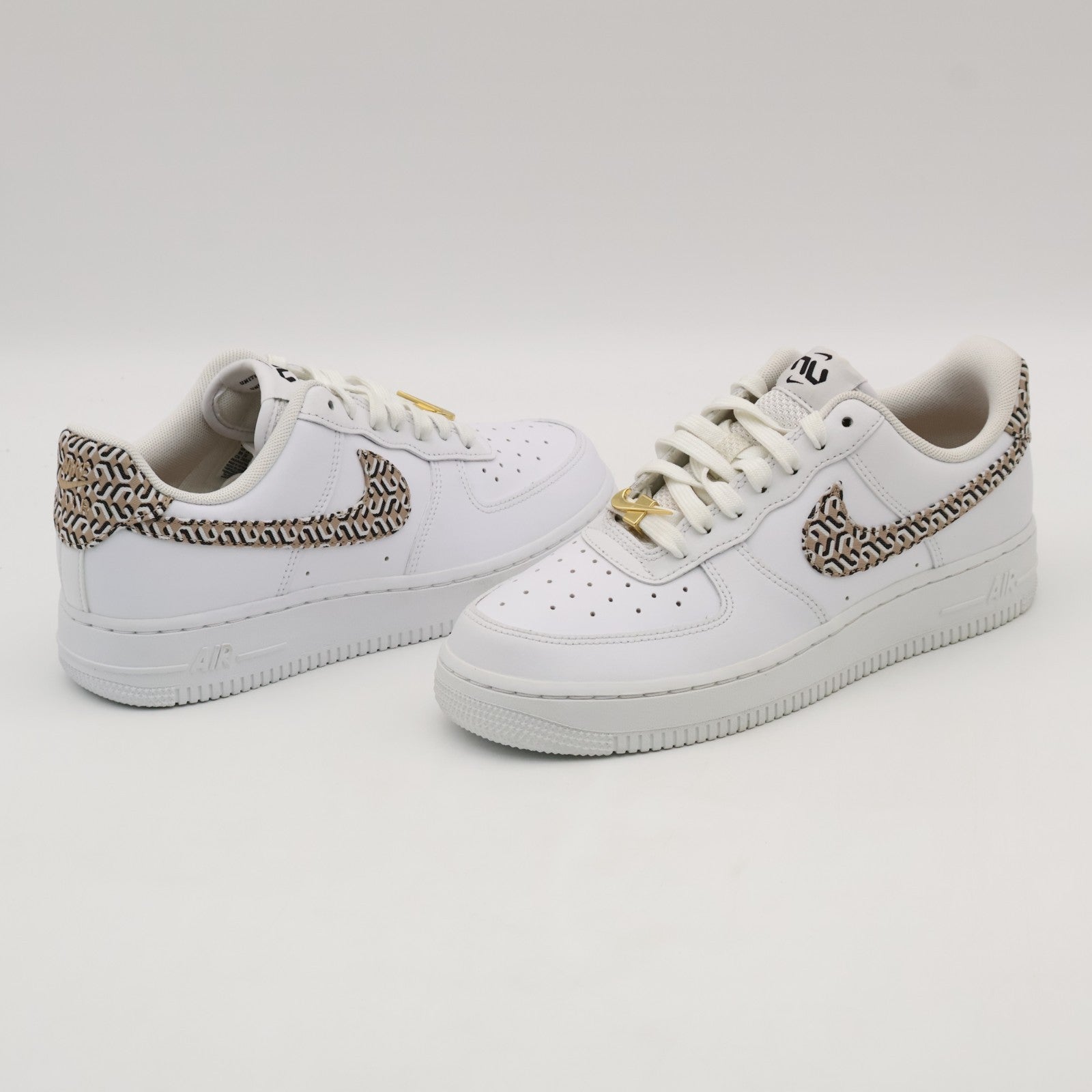 DZ2709-100 Nike WMNS Air Force 1 Low United in Victory White