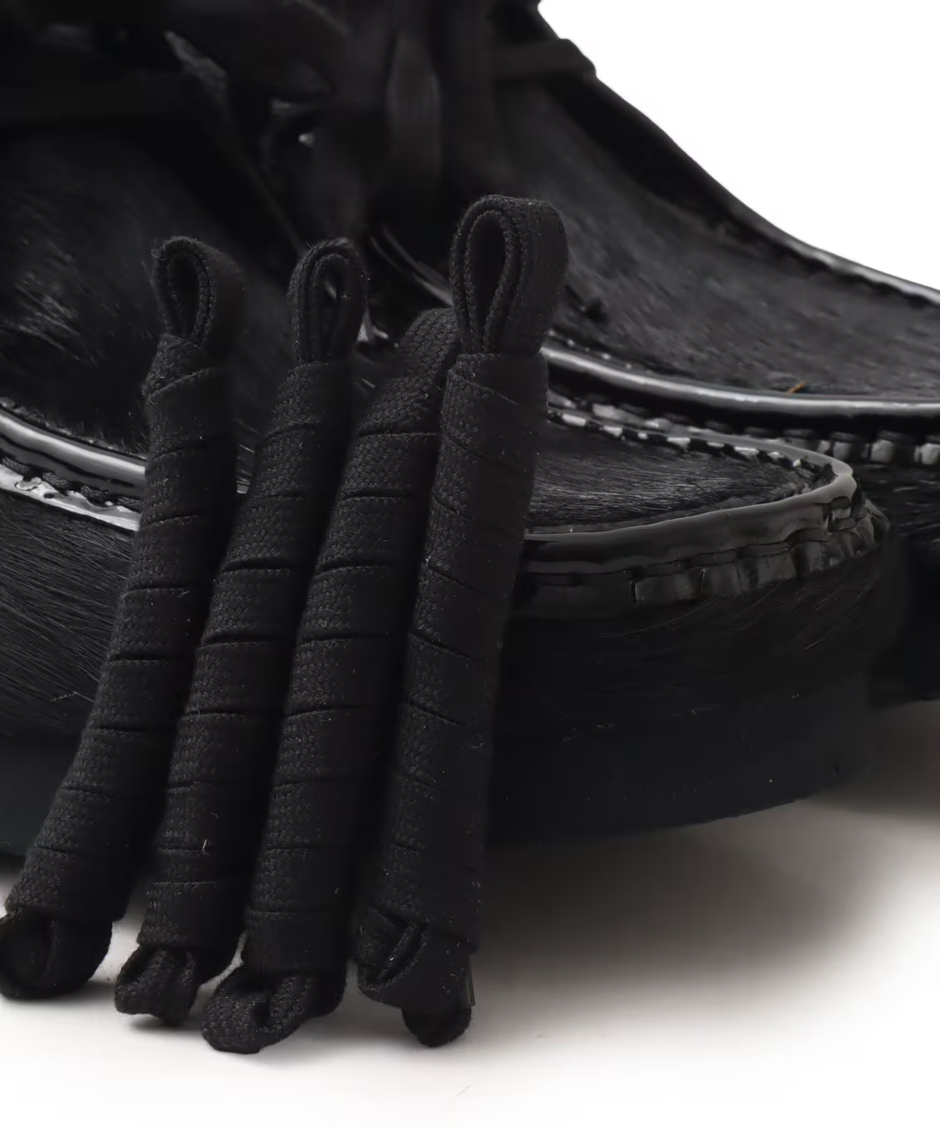 26187743 atmos BlackEyePatch Clarks Wallabee Black Hair (Men's)