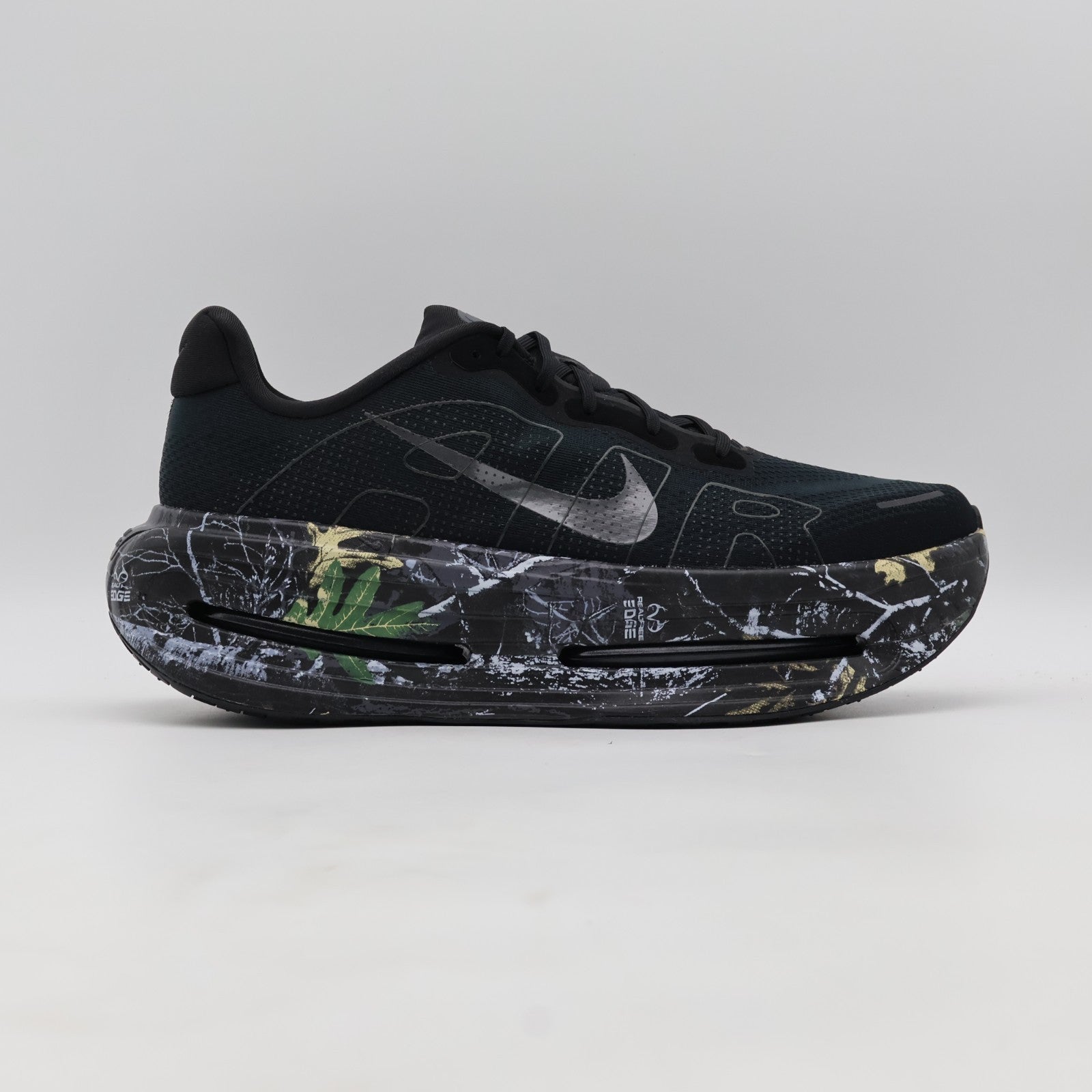 IO7325-001 Nike Vomero Premium Realtree (Men's)