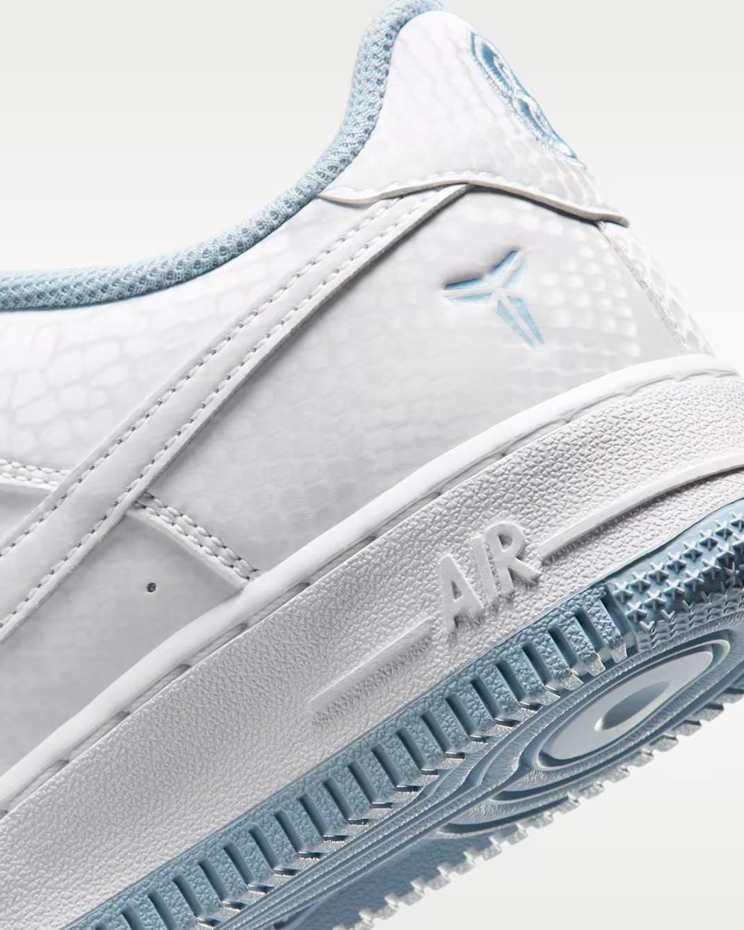 IO4610-100 IO4610-100 Nike GS Air Force 1 Low White/Armory Blue