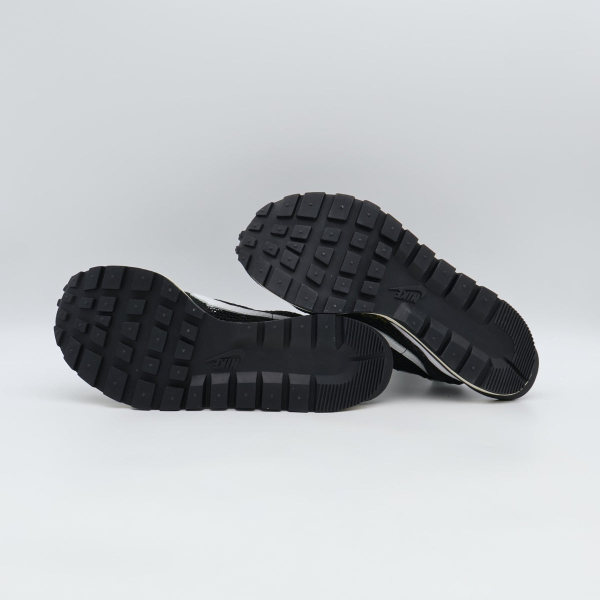 CV1363-001 sacai Ã Nike Vapor Waffle "Black and White" (Men's)