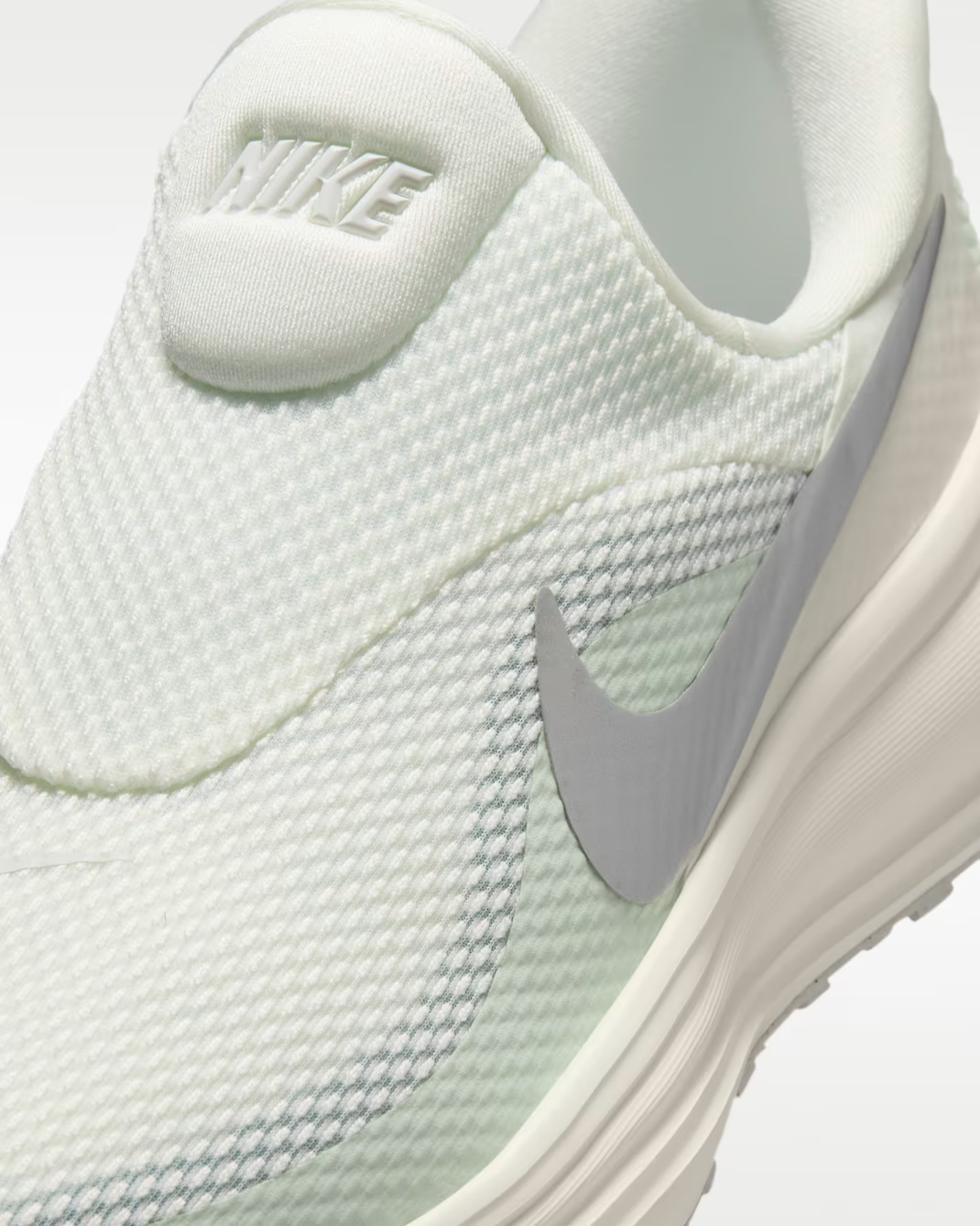 HQ2415-103 Nike Revolution 8 EasyOn Sail Barely Green (Women's)