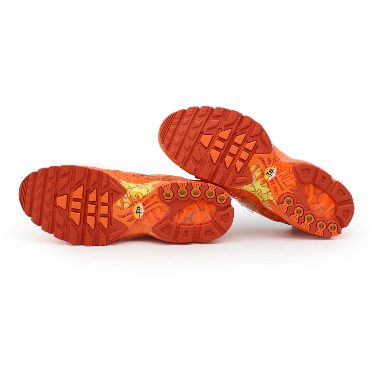IW1283-800 One Piece Ã Nike Air Max Plus "Devil Fruits/Mera Mera" (Men's)