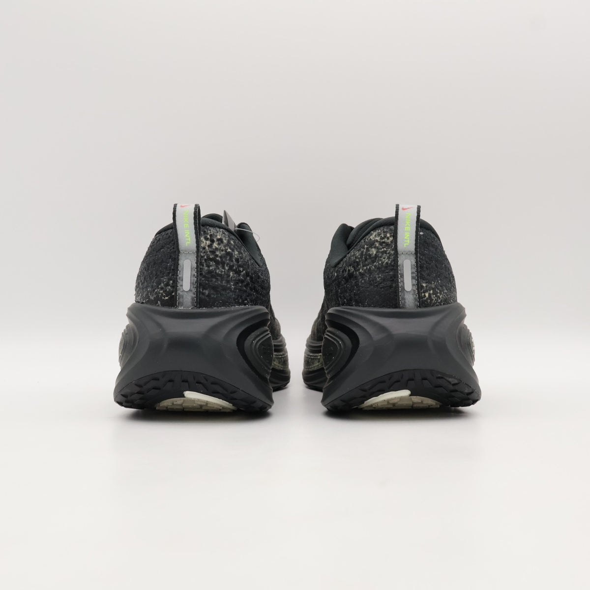 IM6776-060 Nike Vomero Plus Anthracite Oatmeal Volt Black (Men's)