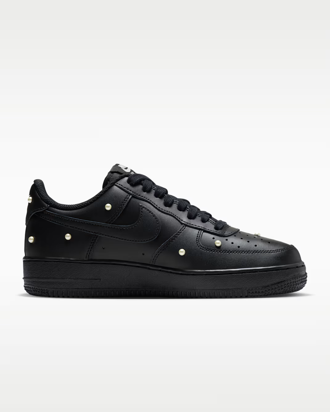 IQ0133-001 Nike AIR FORCE 1 '07 SE (Women's)