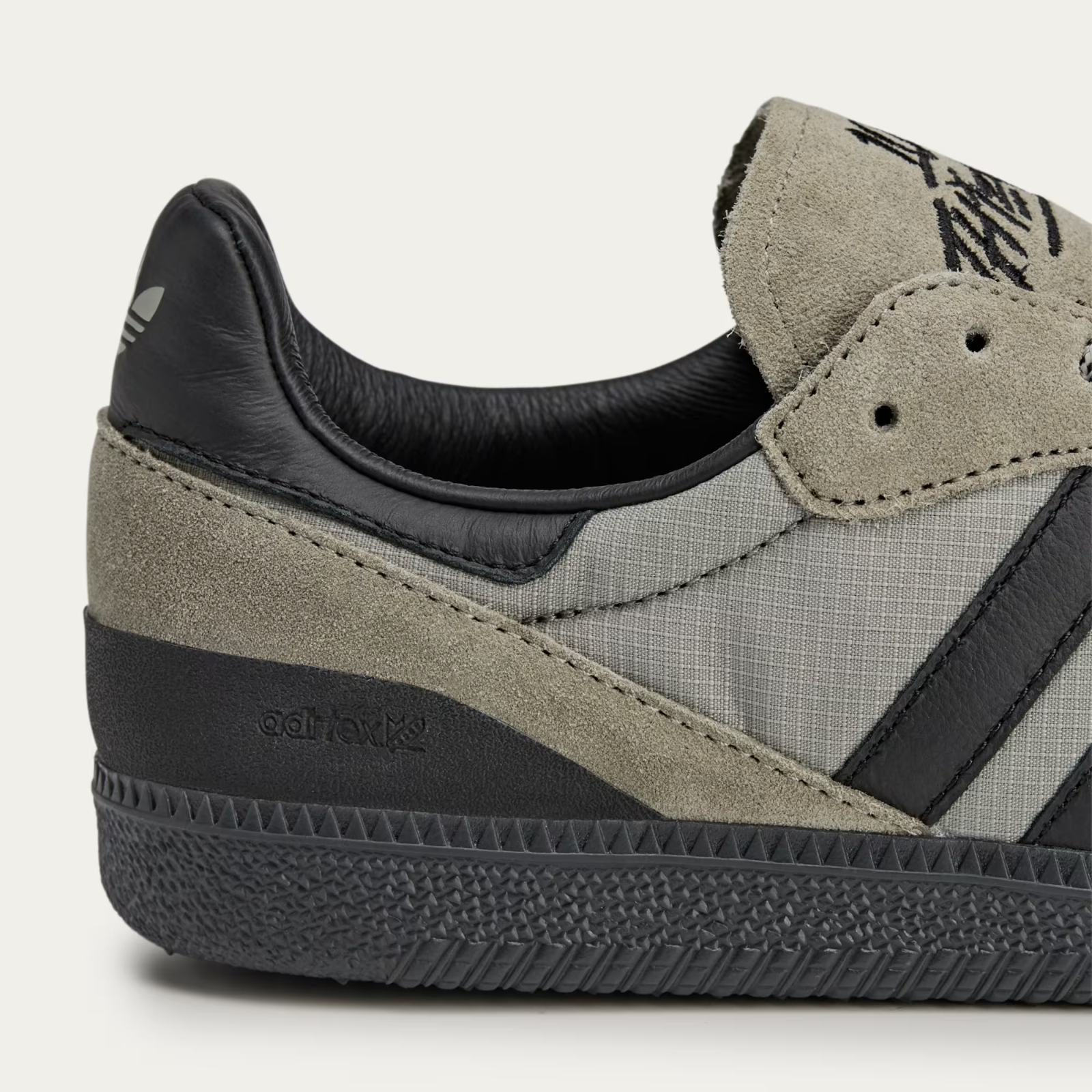 JR5536 100 Thieves Ã adidas Palos Hills (Men's)
