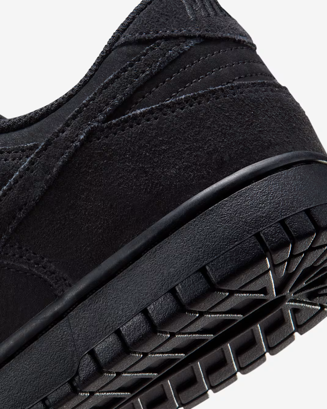 IB6651-001 Nike Dunk Low Retro SE Black Cat (Men's)