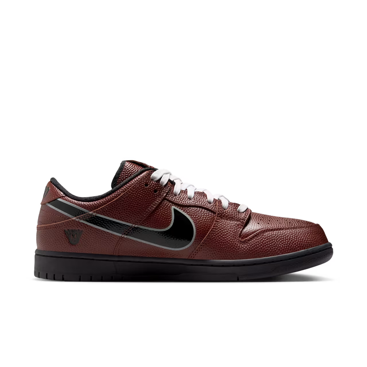 HJ4131-200 Limosine Skateboards Nike SB Dunk Low Pro Brown Black (Men's)