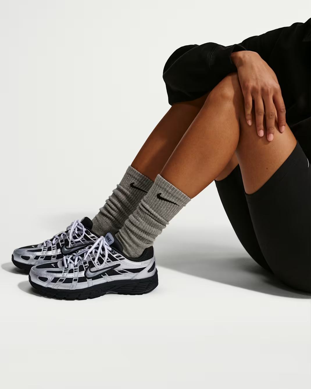 BV1021-023 Nike P-6000 "Black/Metallic Silver" (Women's)
