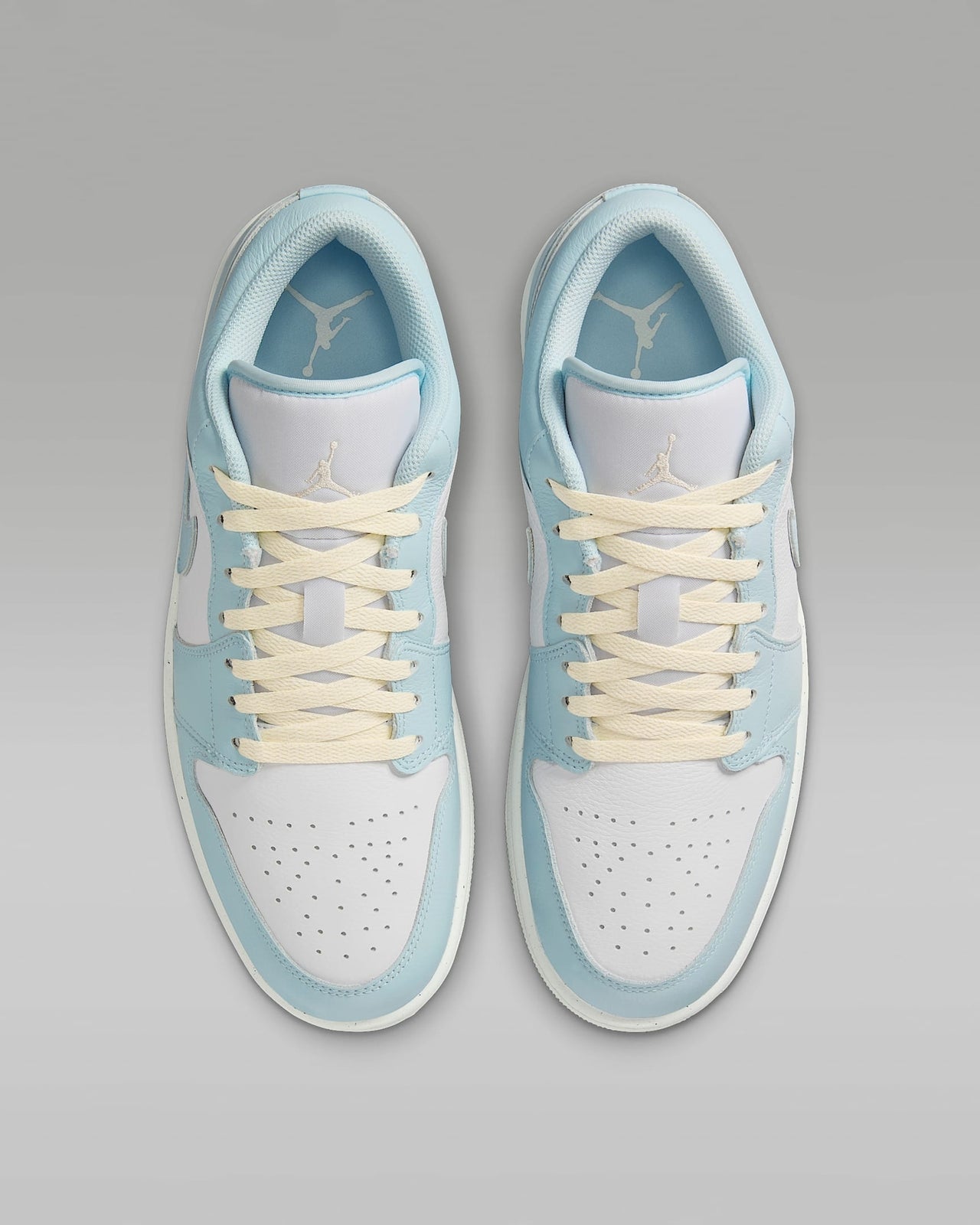 HJ5999-400 Nike Air Jordan 1 Low SE Glacier Blue Summit White Guava Ice (Men's)