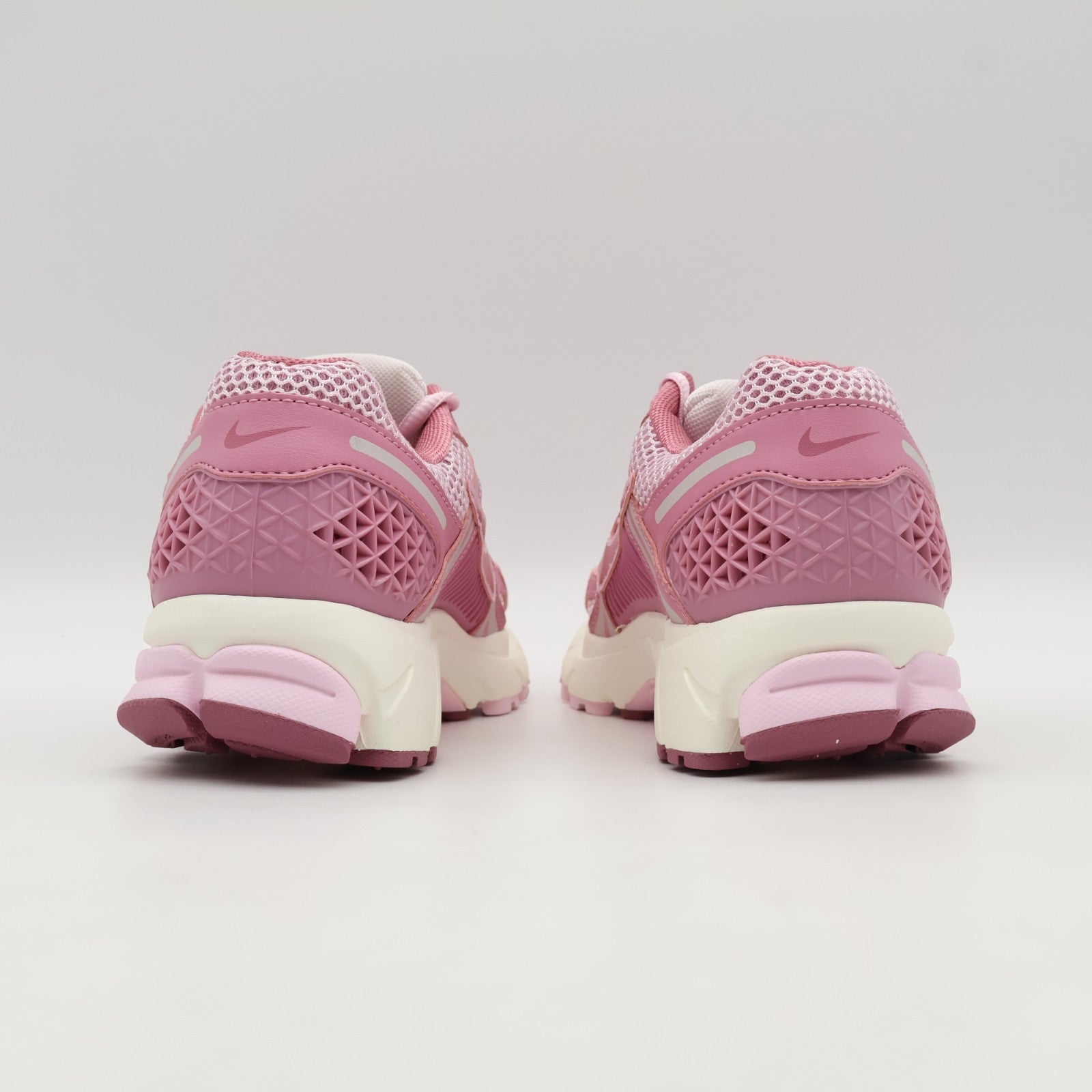 FJ2028-600 Nike Zoom Vomero 5 Elemental Pink Pink Foam Sail Desert (Women's)