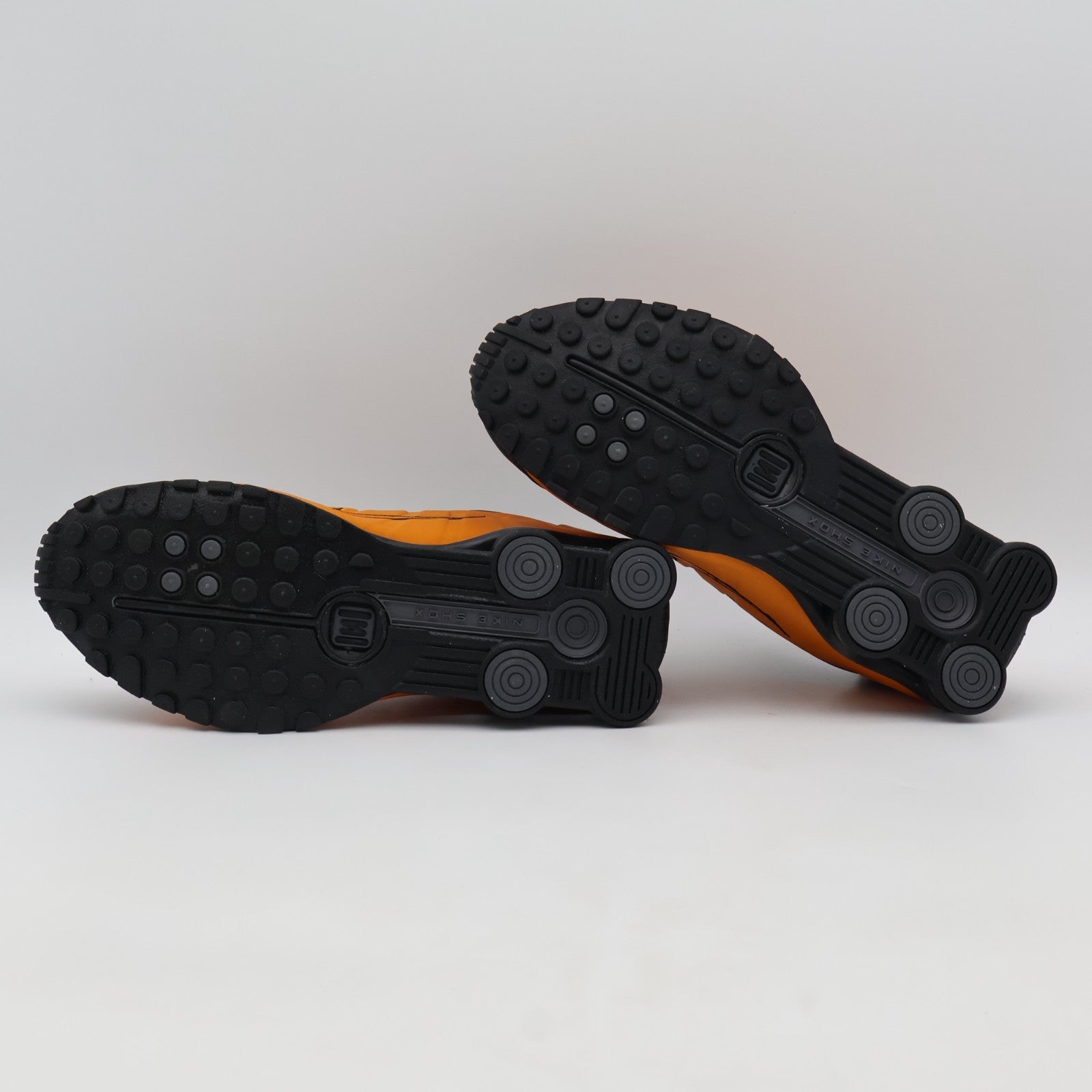 HQ1988-800 Nike Shox R4 Bright Ceramic Black Metallic Dark Grey (Men's)