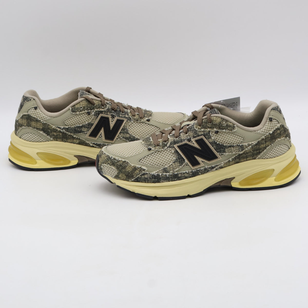 U2010JG1 Joe Freshgoods New Balance 2010 Bag Lady (Men's)