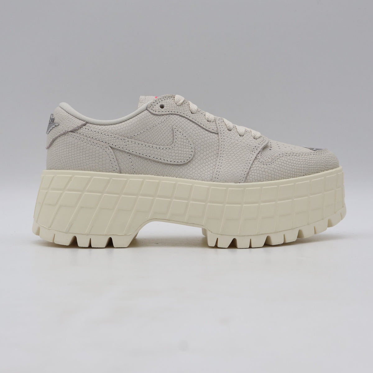 IR0835-110 Nike Air Jordan 1 Low Brooklyn Ivoly (Women's)