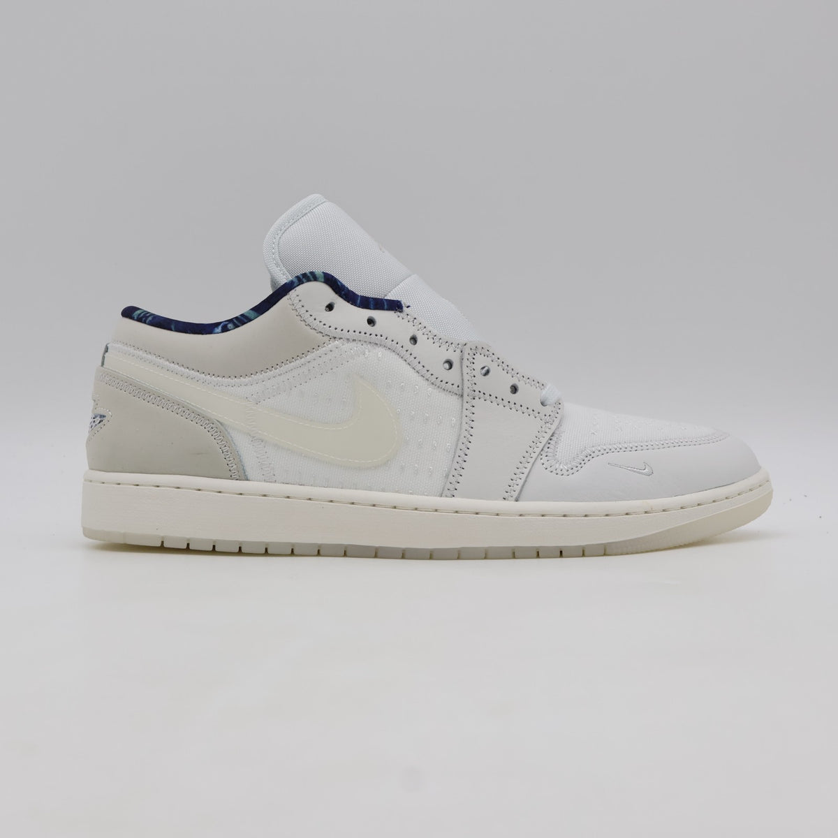 IR7337-121 Nike Air Jordan 1 Low SE "Summit White" (Men's)