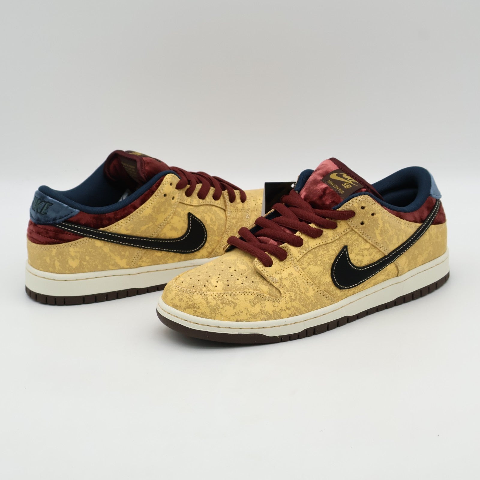 FZ1278-200 Nike SB Dunk Low City of Cinema (Men's)