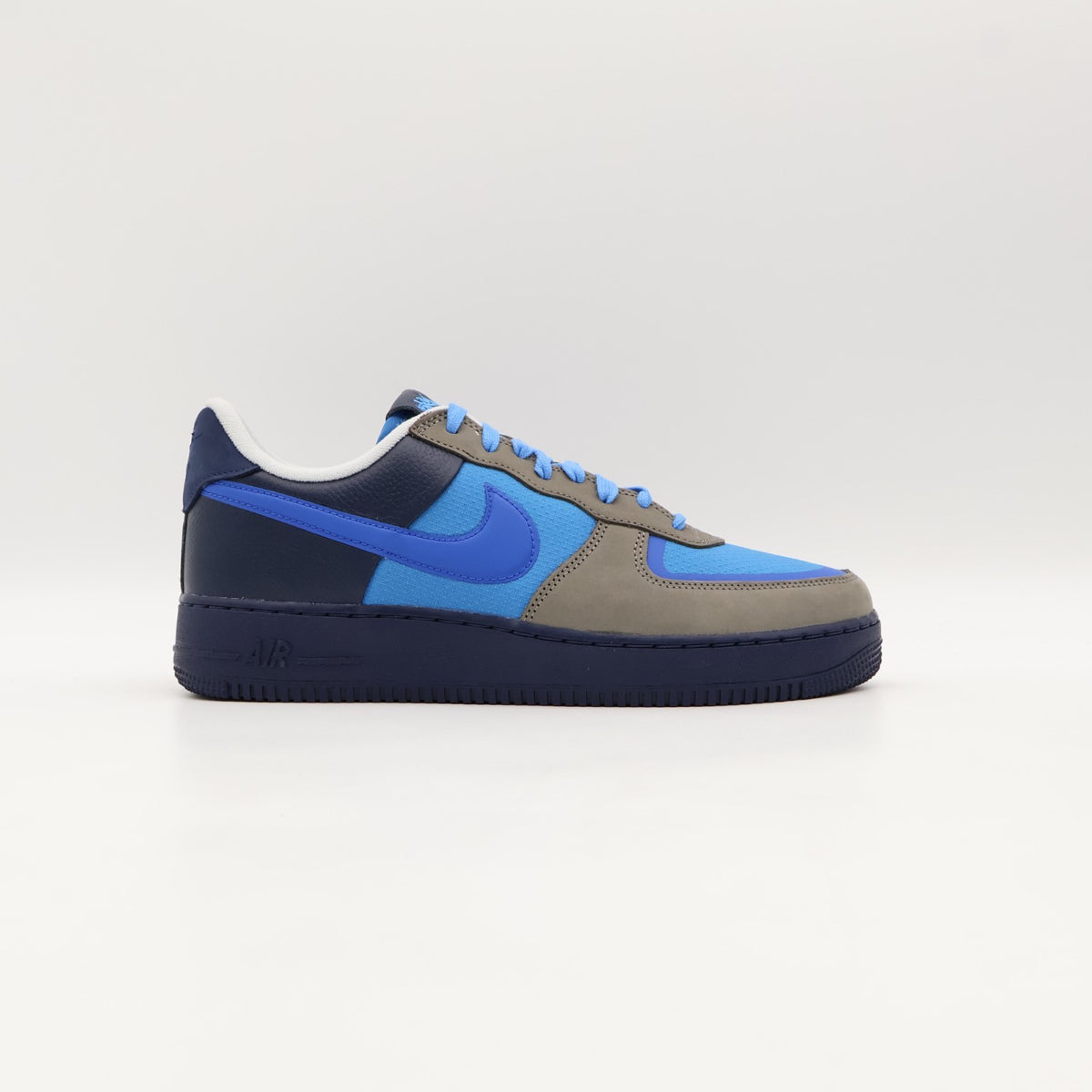 HF5516-001 Stash Nike Air Force 1 Low SP Soft Grey and Harbor Blue (2024) (Men's