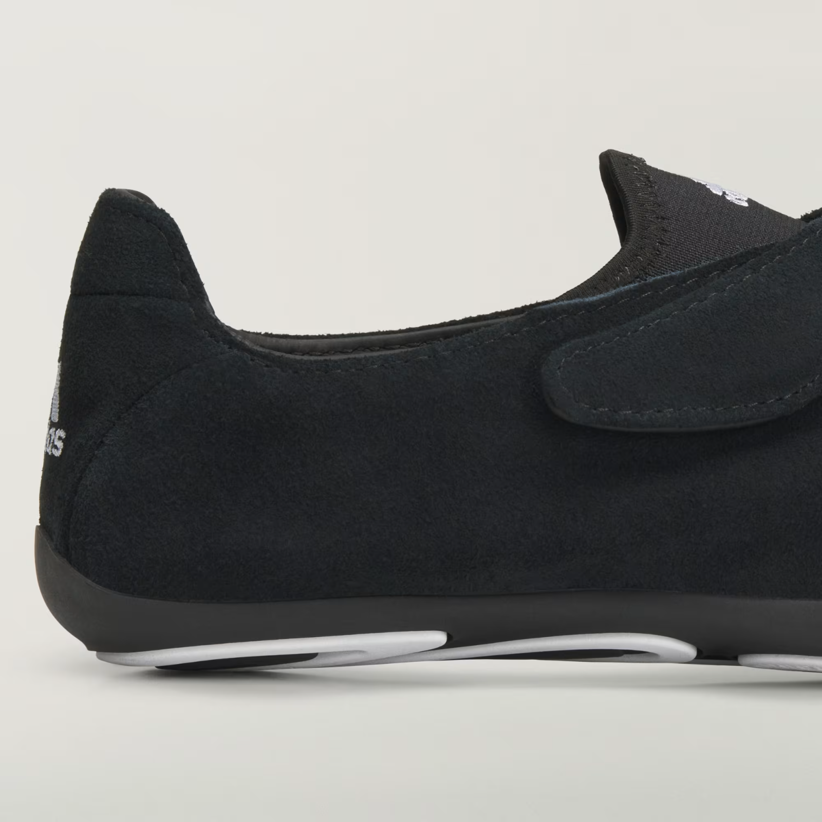 KJ0953 Pharrell Williams Ã adidas Vario Flat Earther "Black" (Men's)