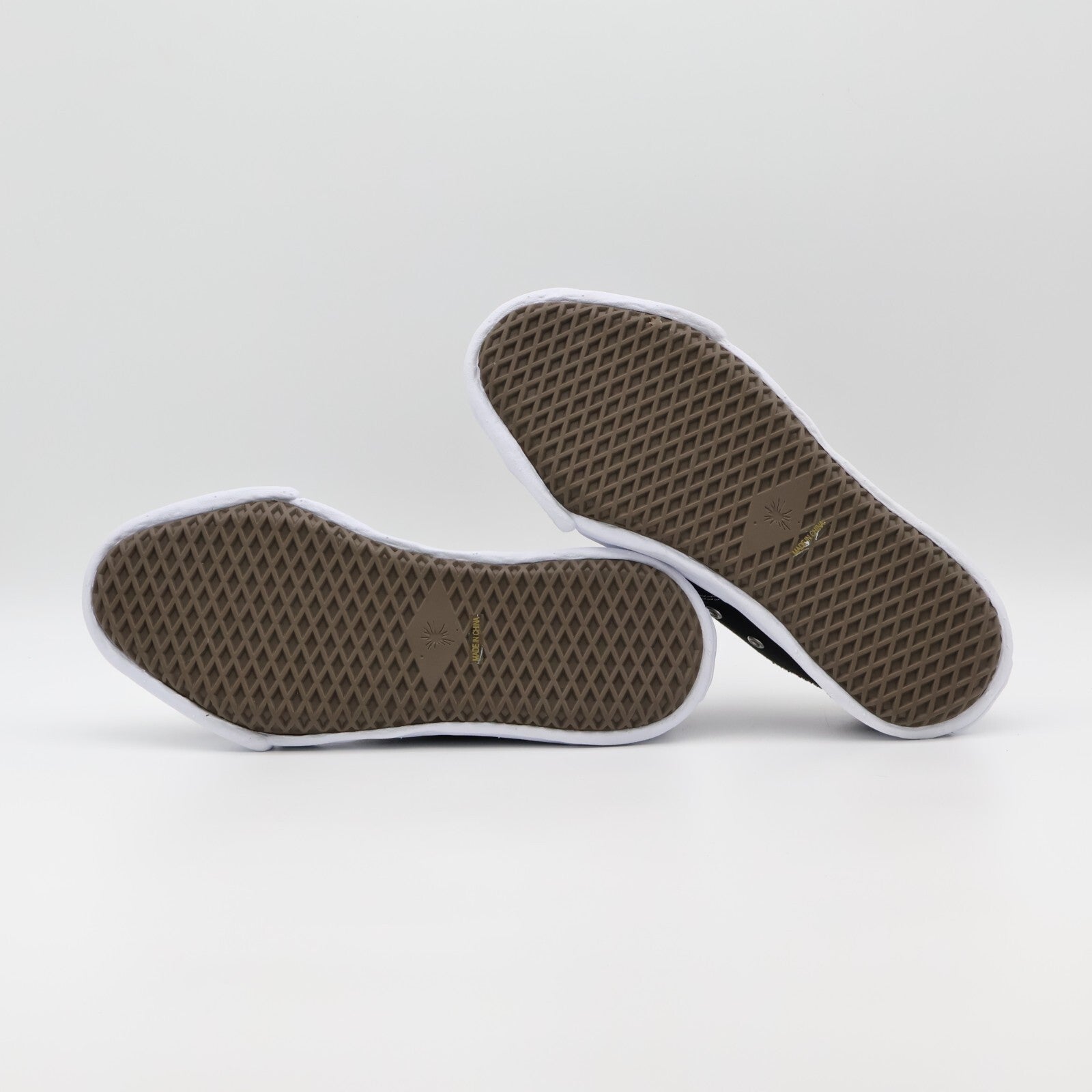 A01FW702-BLACK Maison MIHARA YASUHIRO PETERSON OG Sole Canvas Low Cut (Menâs)