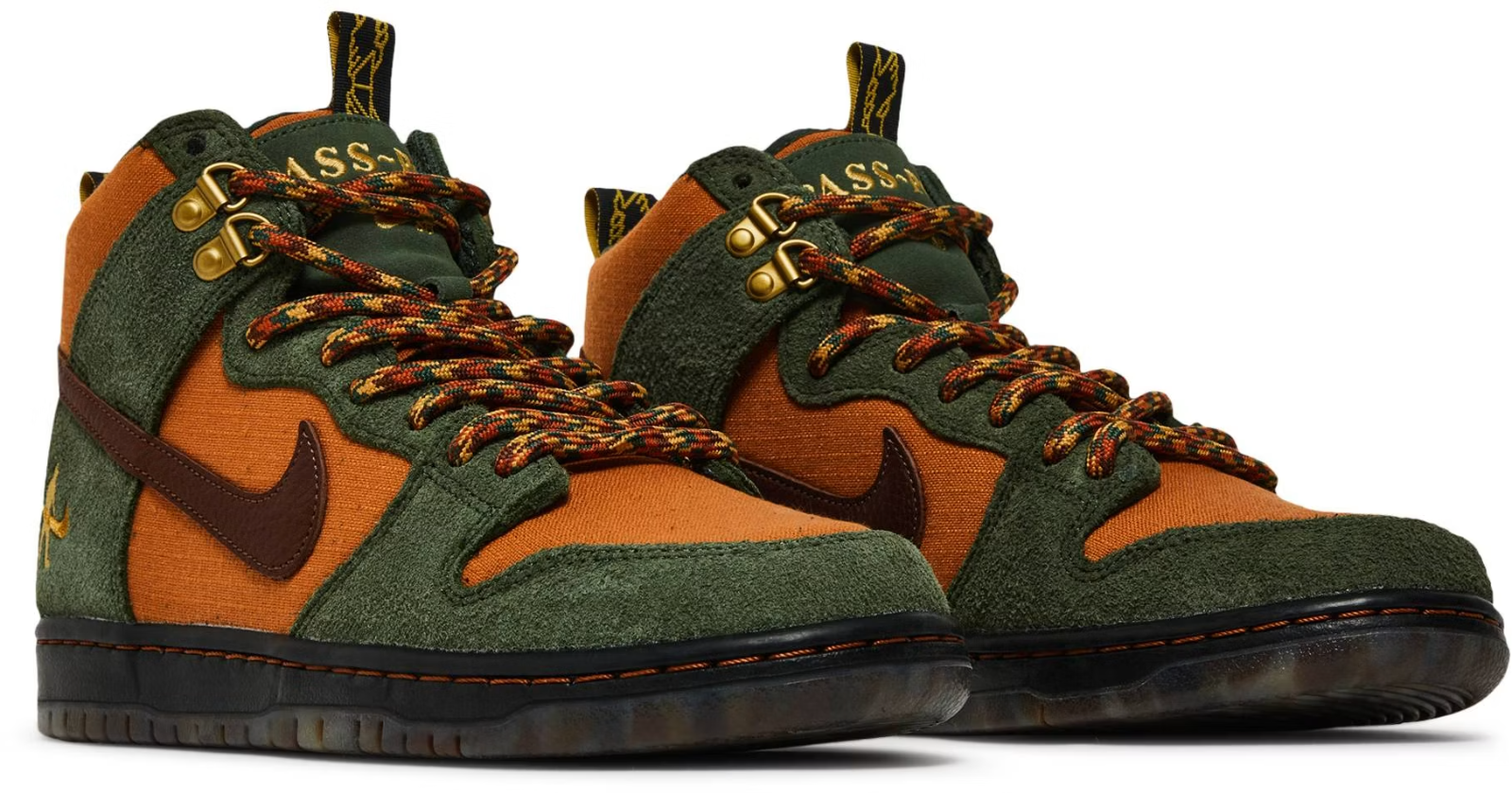 DO6119-300 PASS~PORT Ã Nike SB Dunk High "Work Boot" (Men's)