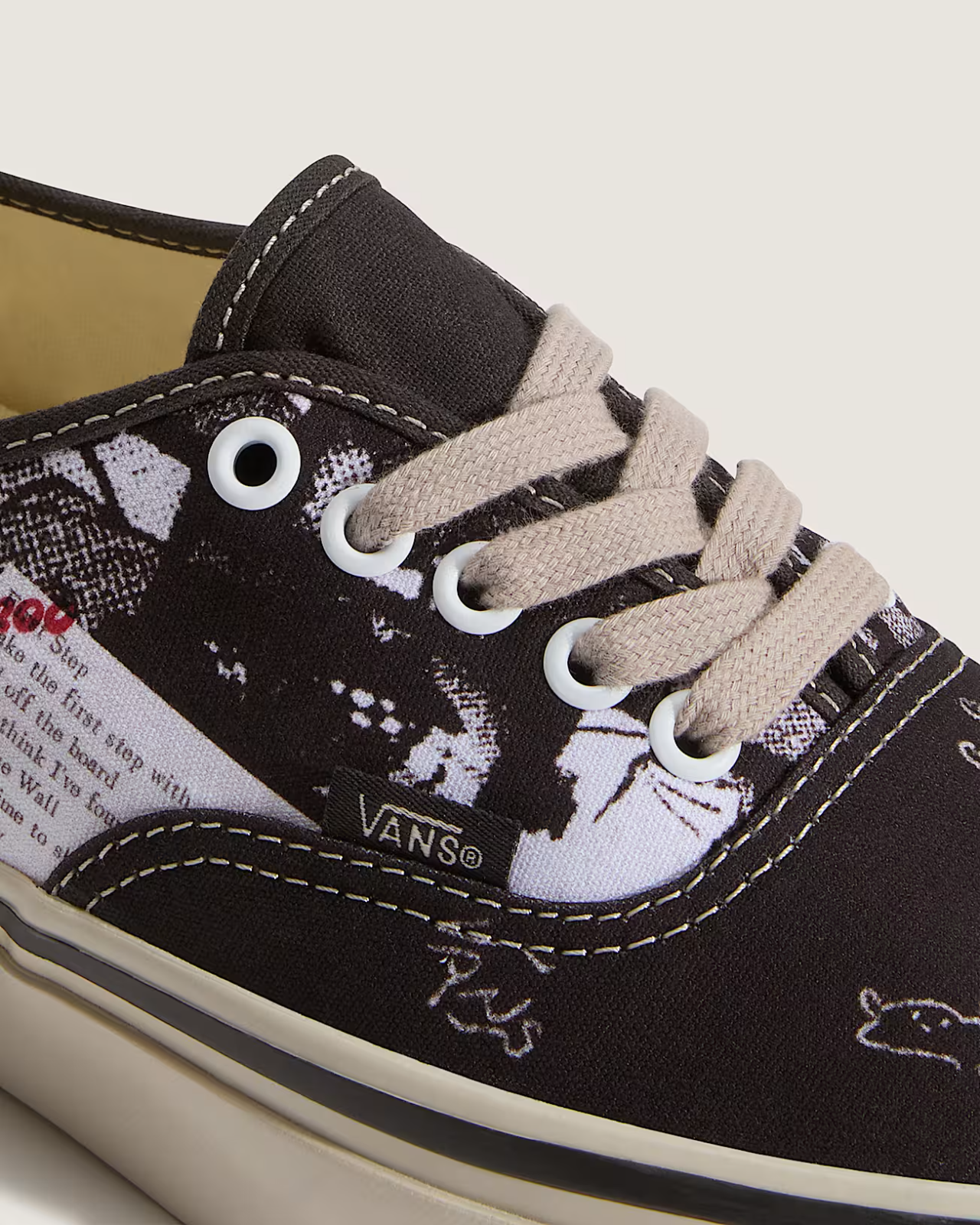 VN000EAK6BT POPMART Ã Vans Premium Authentic 44 "Dimoo Black/True White"