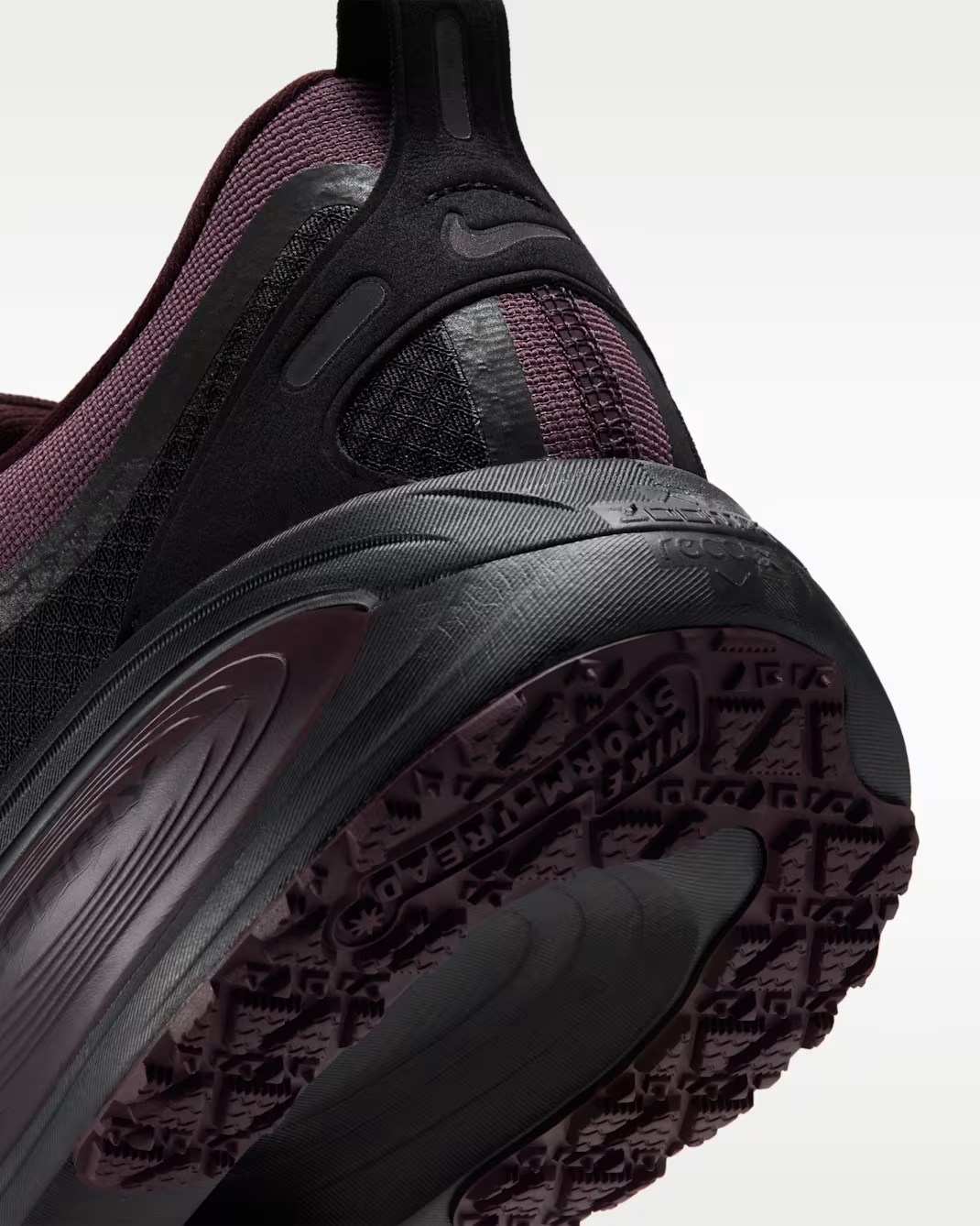 HQ7001-600 Nike Vomero 18 GORE-TEX "Burgundy Crush/Black" (Men's)
