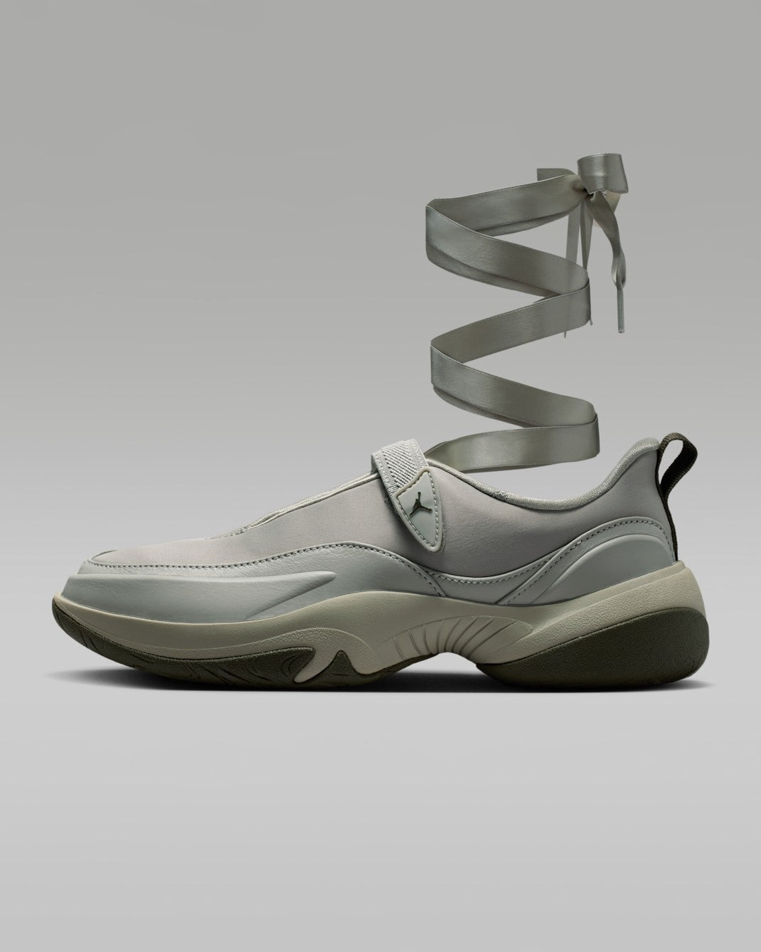 IV5281-304 Nike Women's Jordan Pointe Spruce FogCargo Khaki (Women's)