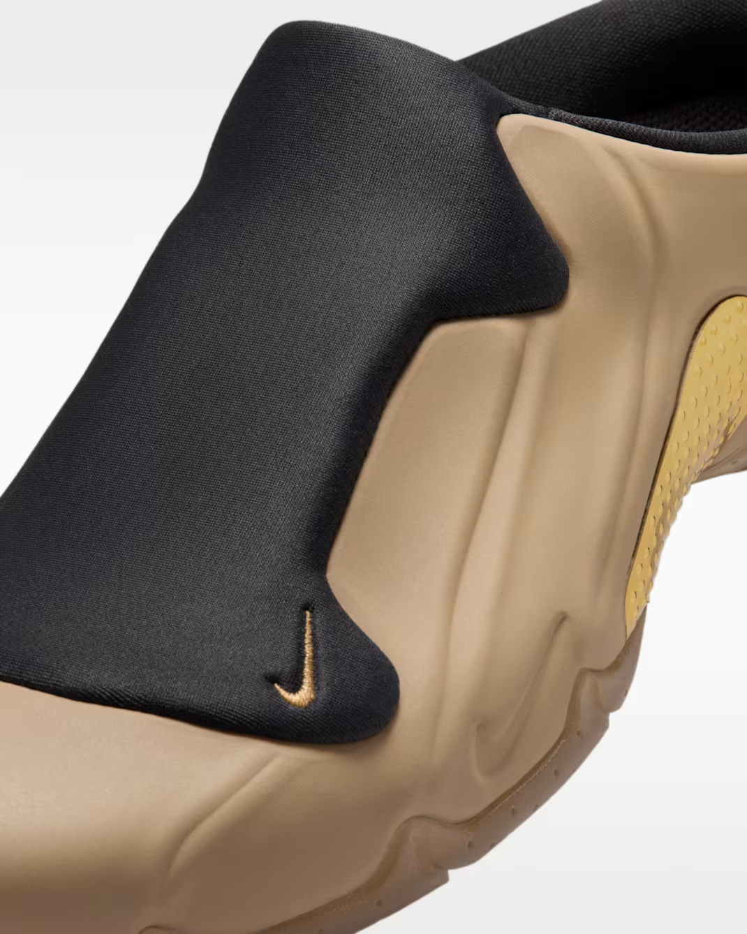 IR5920-297 Nike Clogposite "Parachute Beige" (Men's)