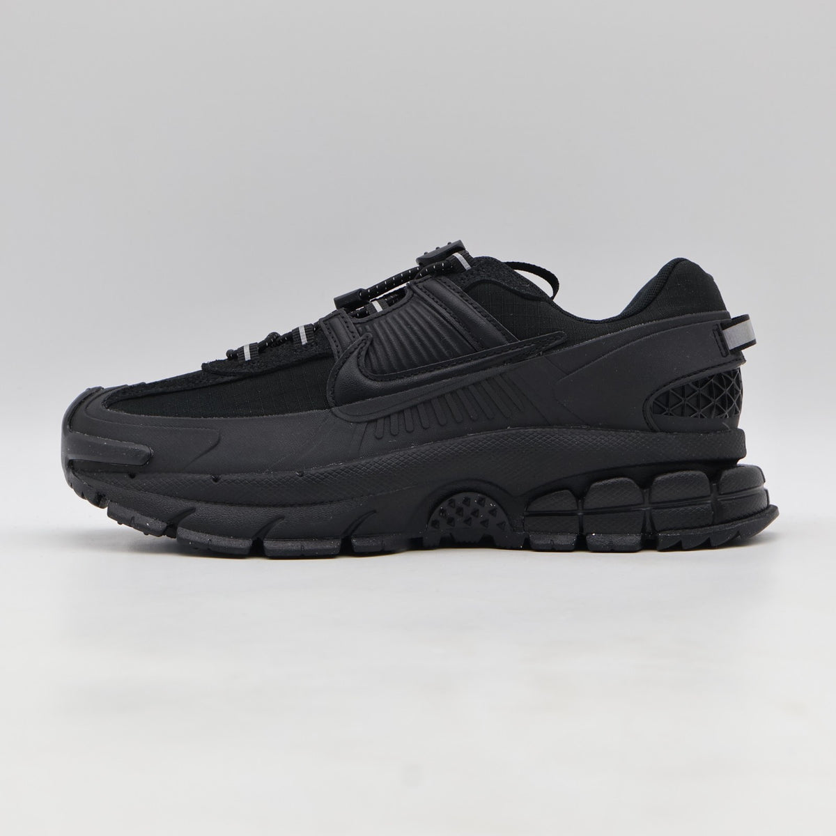 HQ2181-004 Nike Zoom Vomero 5 Roam Black (Women's)