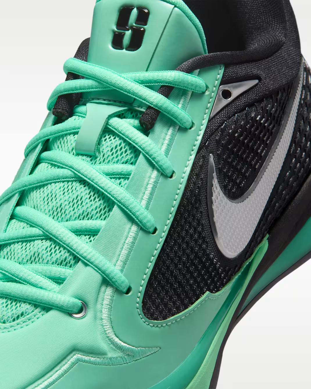 II0403-300 Nike Sabrina 4 "Green Glow" (II0402-300) (Women's)
